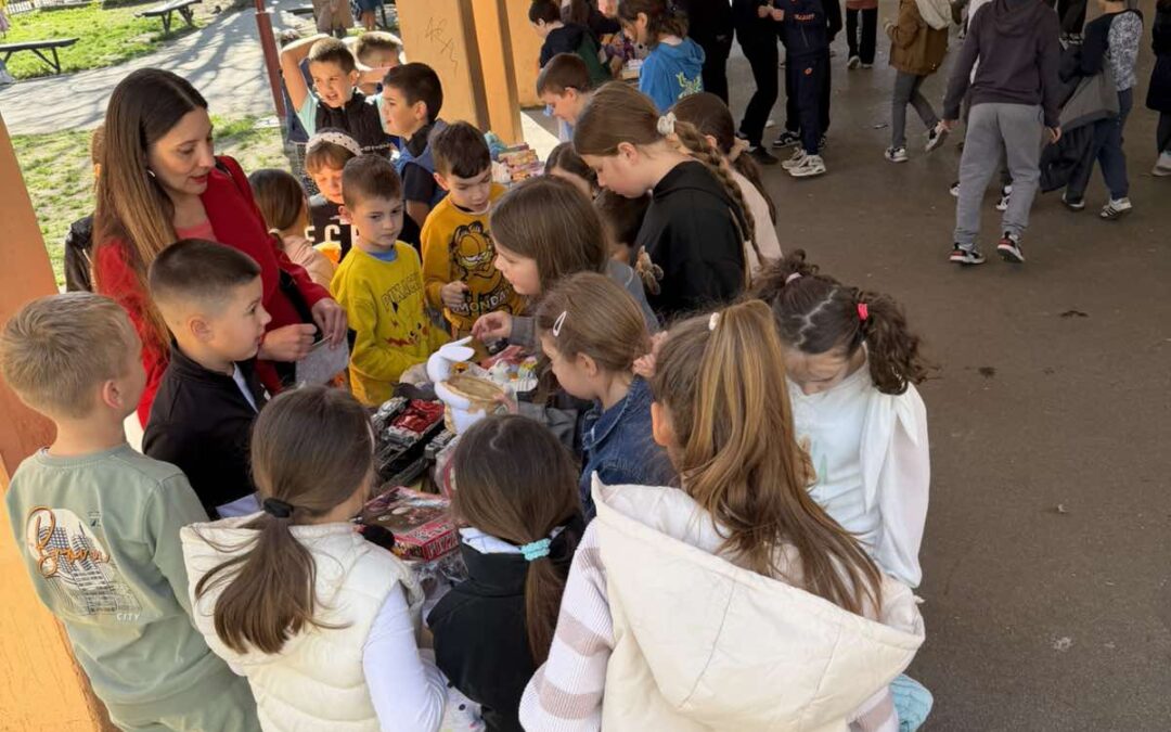 Одржан хуманитарни базар